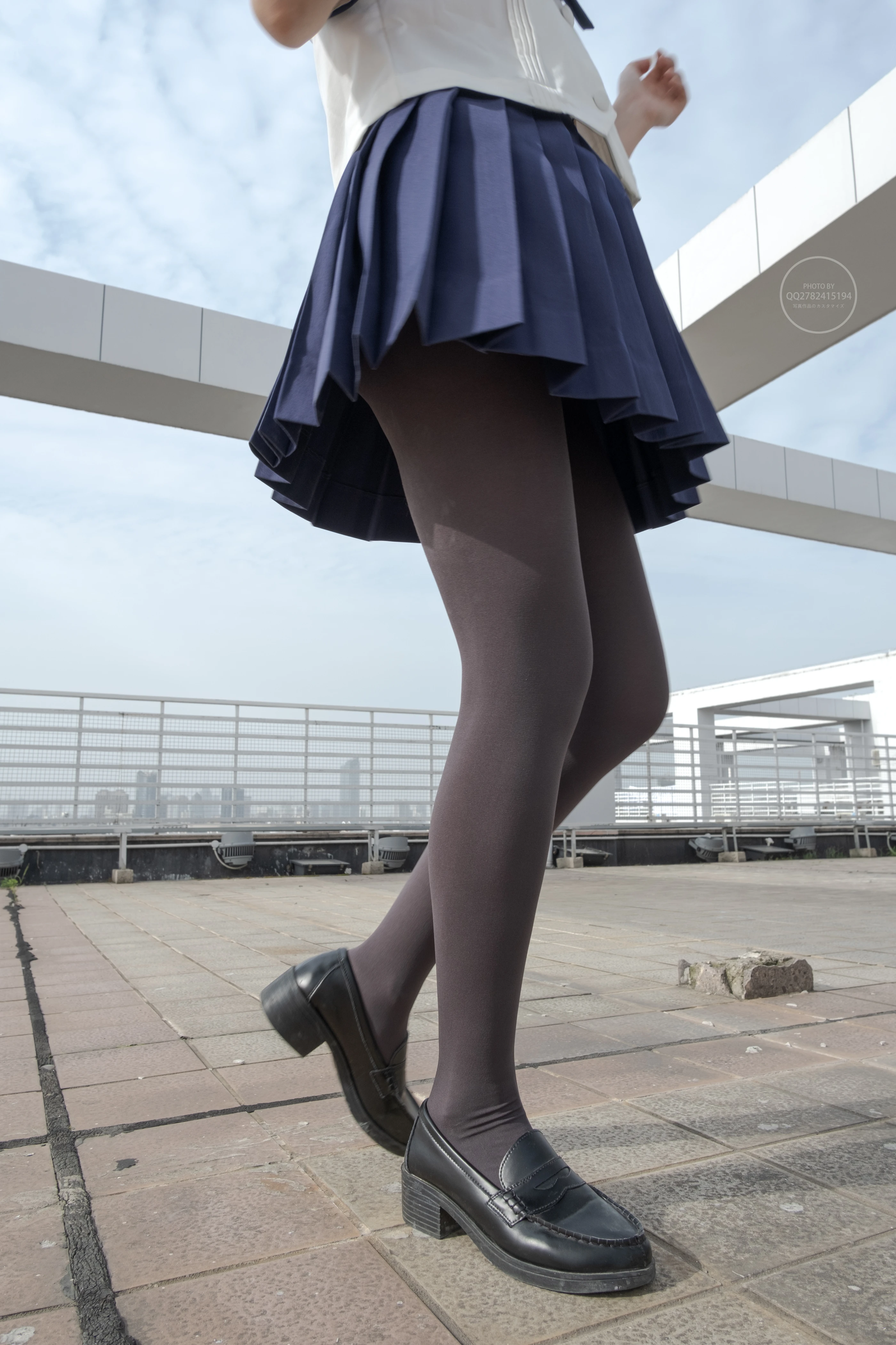 森萝财团 有料 NO.039 小香 天台上的JK灰丝美少女 [90P]插图2